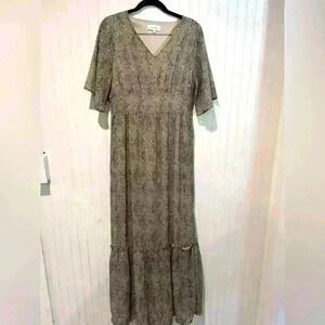 One loved babe modest floral maxi dress EUC feminine romantic prairie size small